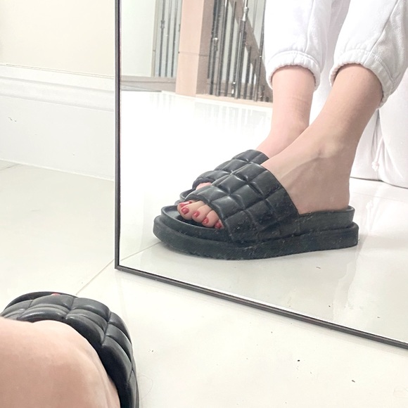 Black Sandals - Picture 5 of 6